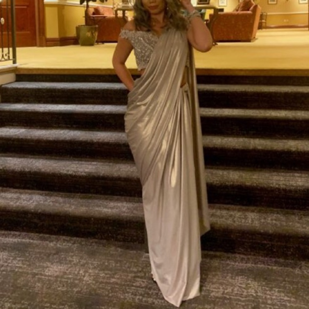 Intricate Silver / Champagne Sequin Sari - Picture 7 of 7